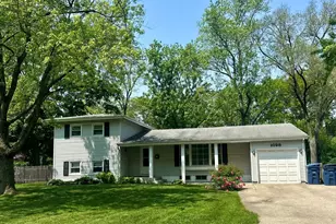 1028 Castlewood Ln, Deerfield, IL 60015 - Photo 1