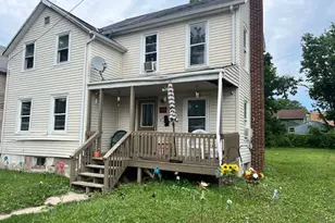 717 S Chicago Ave, Freeport, IL 61032 - Photo 1