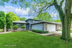 218 Poston Rd, Willow Springs, IL 60480 - Photo 1