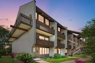 6600 W Wood River Dr, Niles, IL 60714 - Photo 1