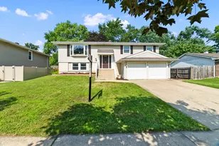 149 Springhill Dr, Bolingbrook, IL 60440 - Photo 1