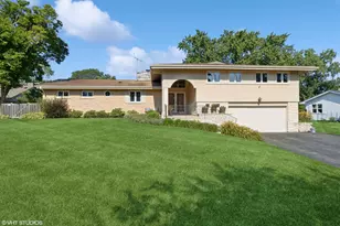 1142 N Perry Dr, Palatine, IL 60067 - Photo 1