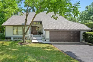 5N961 Ravine Dr, Saint Charles, IL 60175 - Photo 1