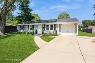 206 W Hartford Dr, Schaumburg, IL 60193 - Photo 1