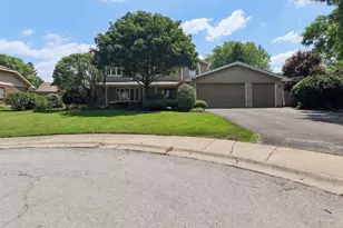 10215 S 87th Ct, Palos Hills, IL 60465 - Photo 1