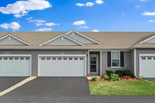 927 Darwin St, North Aurora, IL 60542 - Photo 1