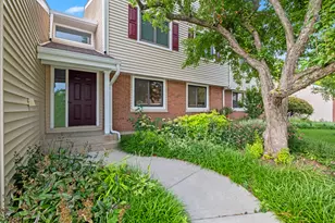 112 Autumn Ct, Buffalo Grove, IL 60089 - Photo 1