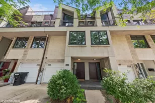 665 N Carpenter St, Chicago, IL 60642 - Photo 1