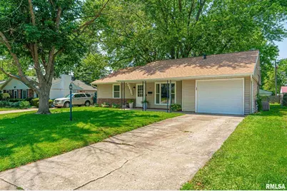 145 White Avenue, Lincoln, IL 62656 - Photo 1