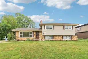 409 Wingate Dr, Schaumburg, IL 60193 - Photo 1