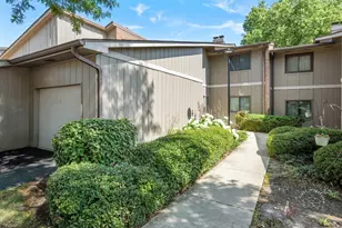 29W440 Emerald Green Dr, Warrenville, IL 60555 - Photo 1