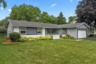 57 Kenilworth Ave, Elk Grove Village, IL 60007 - Photo 1