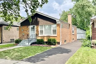 132 W 126th Pl, Chicago, IL 60628 - Photo 1