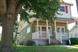 1902 W 1st St, Dixon, IL 61021 - Photo 1