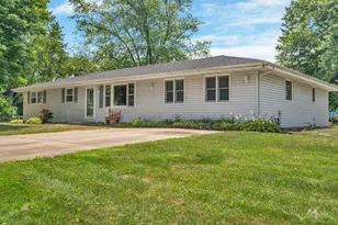 955 E 5th St, Coal City, IL 60416 - Photo 1