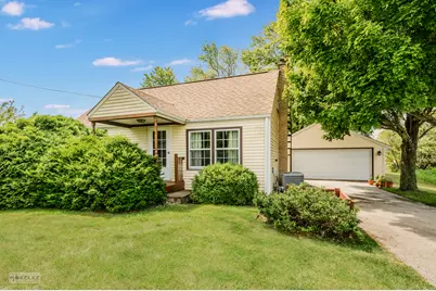 908 E Main Street, Newark, IL 60541 - Photo 1