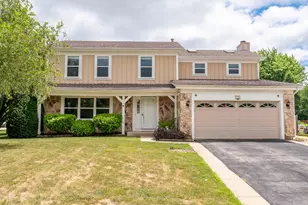 810 Fox Run Ln, Algonquin, IL 60102 - Photo 1