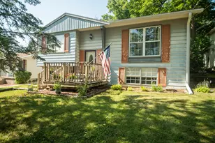 311 1/2 W Graham St, Dixon, IL 61021 - Photo 1