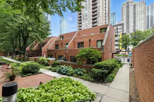 1121 S Plymouth Ct, Chicago, IL 60605 - Photo 1