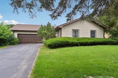 5420 W Sherman Drive, McHenry, IL 60050 - Photo 1