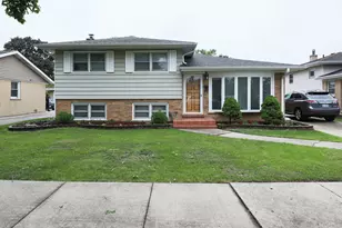 1065 Irwin Ave, Des Plaines, IL 60018 - Photo 1