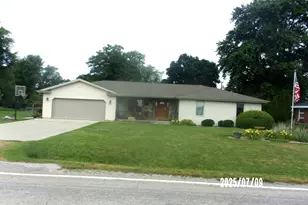 1617 N 2000 East Rd, Watseka, IL 60970 - Photo 1