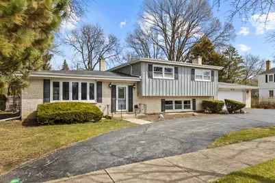 410 W Kirchhoff Road, Arlington Heights, IL 60005 - Photo 1