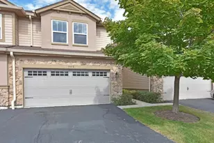 1905 Crenshaw Cir, Vernon Hills, IL 60061 - Photo 1