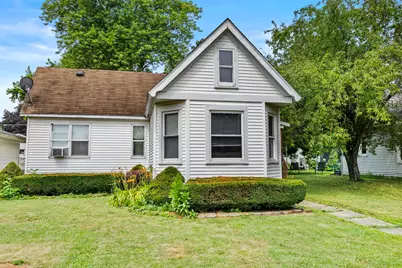 407 S Main Street, Grant Park, IL 60940 - Photo 1