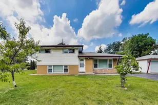 7734 Linden Ave, Darien, IL 60561 - Photo 1