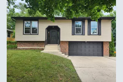 814 S 11th Avenue, Saint Charles, IL 60174 - Photo 1