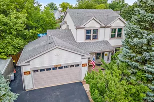 724 Cimarron Dr, Cary, IL 60013 - Photo 1