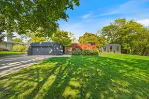 1142 Morningside Dr, Elgin, IL 60123 - Photo 1