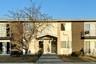 8928 Stevens Dr, Des Plaines, IL 60016 - Photo 1