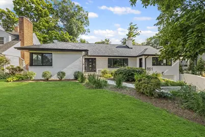 861 Crescent Boulevard, Glen Ellyn, IL 60137 - Photo 1