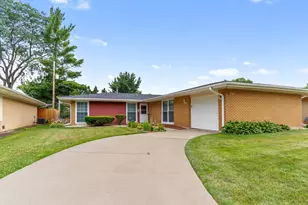 5475 Adeline Pl, Oak Forest, IL 60452 - Photo 1