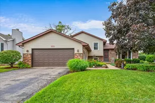 2519 Penn Blvd, Lindenhurst, IL 60046 - Photo 1