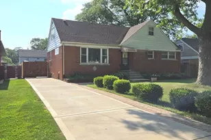 452 S Walnut St, Bensenville, IL 60106 - Photo 1