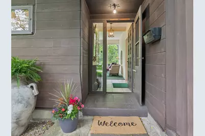 811 Redwood Lane, Glenview, IL 60025 - Photo 1