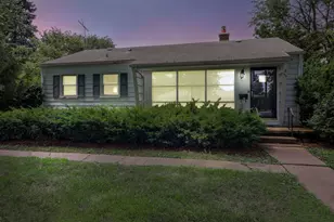 950 Pennsylvania Ave, Aurora, IL 60506 - Photo 1