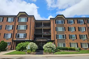 1106 S New Wilke Rd, Arlington Heights, IL 60005 - Photo 1