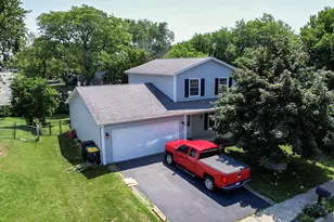 989 Tioga Ct, Carol Stream, IL 60188 - Photo 1