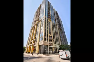 700 N Larrabee St, Chicago, IL 60654 - Photo 1