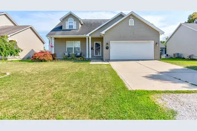 915 E Newkirk Street, Tuscola, IL 61953 - Photo 1