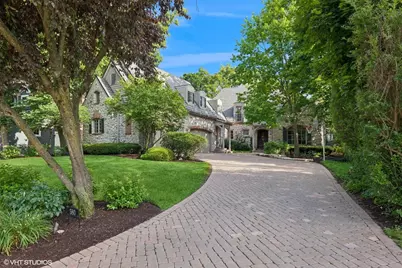 580 Oak Street, Glen Ellyn, IL 60137 - Photo 1