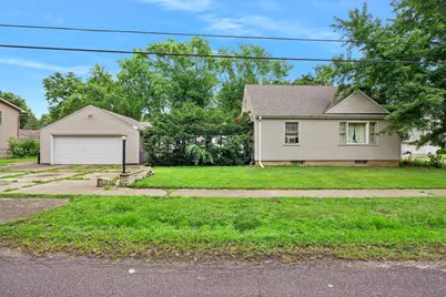 631 Pekin Avenue, Creve Coeur, IL 61610 - Photo 1