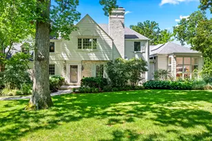 940 Forest Glen Dr W, Winnetka, IL 60093 - Photo 1