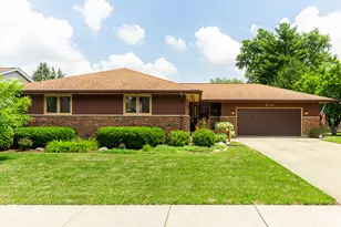 870 Krpan Dr, Sycamore, IL 60178 - Photo 1