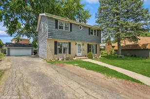 852 Pamela Dr, Bensenville, IL 60106 - Photo 1