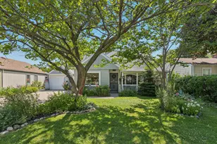 9205 Lynwood Dr, Oak Lawn, IL 60453 - Photo 1
